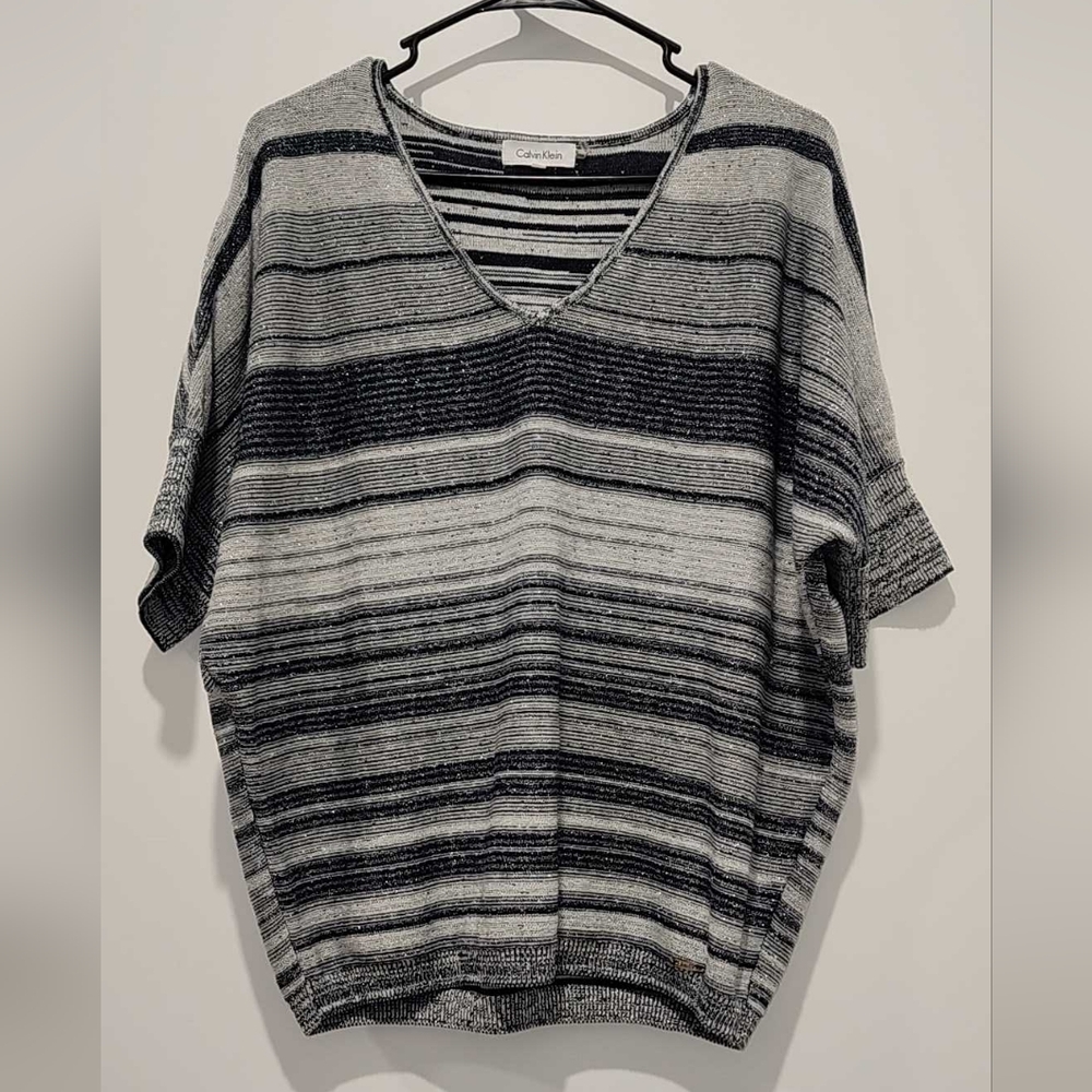 Calvin Klein Women's Blue and Gray V-Neck Sweater